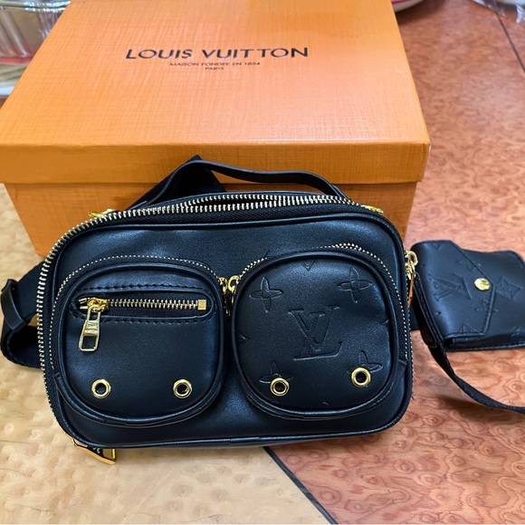 Black bag - Picture 1 of 5